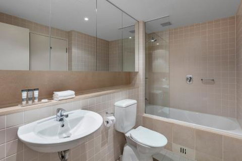Apartments At 16 Holdfast - Accommodation Mermaid Beach 3