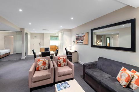 Apartments At 16 Holdfast - Accommodation Mermaid Beach 4