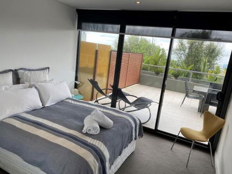 LORNE CHALET APARTMENT 36 Central Location - Accommodation Mermaid Beach 4