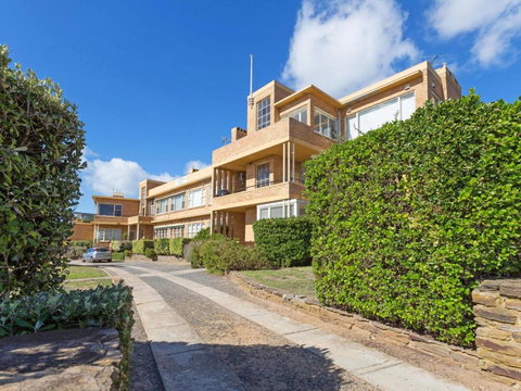 BEACH BELLE MORNINGTON - Accommodation Mermaid Beach 5