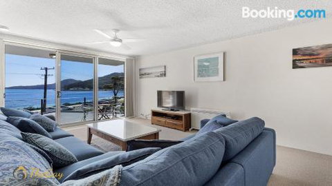 Bella Vista Unit 4 Shoal Bay - Accommodation Mermaid Beach 0
