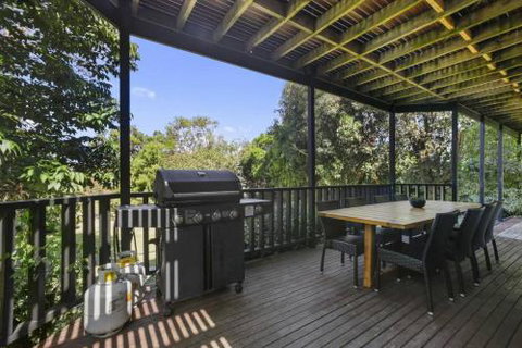 APOLLO BAY HOLIDAY HOUSE Walk To Beach + Wifi - Accommodation Mermaid Beach 6