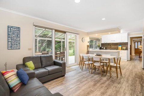 Hilltop Beach House: Newly Updated - Accommodation Mermaid Beach 3