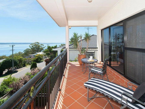 La CimaatNelson Bay - Accommodation Mermaid Beach 5