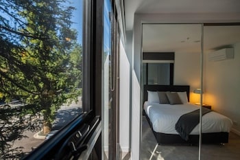 Accommodate Canberra Midnight Apartments - Accommodation Mermaid Beach 3