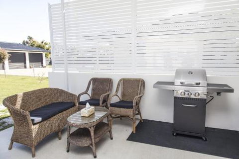 Urangan Harbour Cottage - Accommodation Mermaid Beach 3