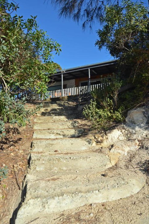 CDC 625 Beach House Incl.rear 2BR Studio - Accommodation Mermaid Beach 2