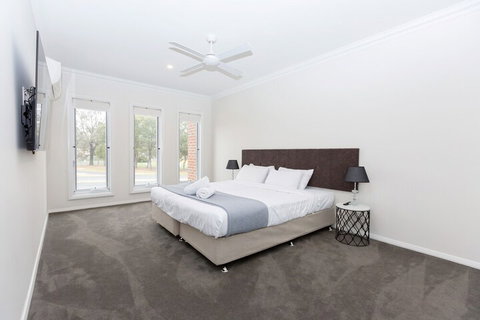 Wagga Apartments 2 - Accommodation Mermaid Beach 2