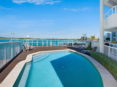 Unit 3 Pumicestone Quays Absolute Waterfront! - Accommodation Mermaid Beach 5