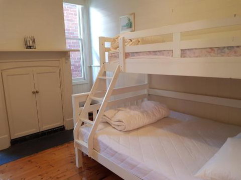 CARNBREA - Accommodation Mermaid Beach 4