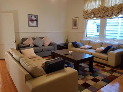 CARNBREA - Accommodation Mermaid Beach 3