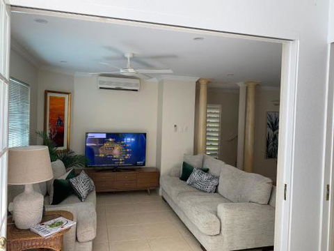 Walk To The Ocean In Five Minutes - Accommodation Mermaid Beach 5