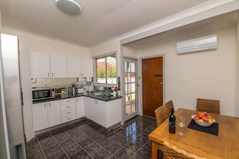 Edward Cottage ?Heritage Central Comfortable. - Accommodation Mermaid Beach 5