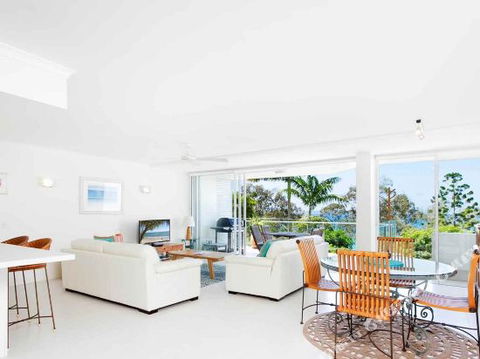 R & W Noosa Holidays 2 25 Allambi Rise - Accommodation Mermaid Beach 4