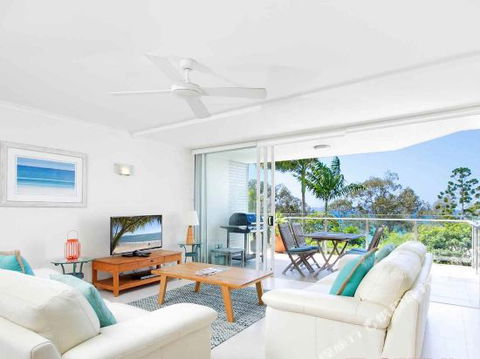 R & W Noosa Holidays 2 25 Allambi Rise - Accommodation Mermaid Beach 3