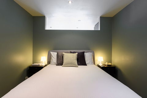LUCY Laneway Art Fed Square Bars & Flinderst St. Station - Accommodation Mermaid Beach 1