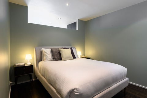 LUCY Laneway Art Fed Square Bars & Flinderst St. Station - Accommodation Mermaid Beach 6