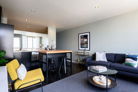 LUCY Laneway Art Fed Square Bars & Flinderst St. Station - Accommodation Mermaid Beach 5