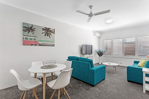 Zenith Unit 7 / 10 Messines Street - Accommodation Mermaid Beach 1
