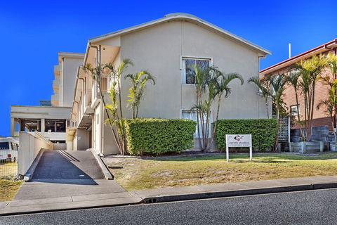 Zenith Unit 7 / 10 Messines Street - Accommodation Mermaid Beach 0