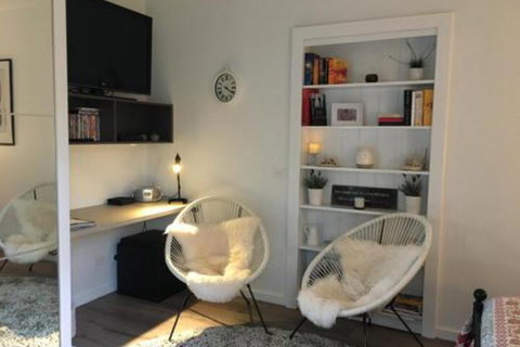 Brydon House Garden Studio - Accommodation Mermaid Beach 7