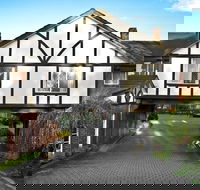 Elizabethan Lodge - Accommodation Mermaid Beach