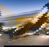 Ramada by Wyndham Diplomat Canberra - Accommodation Mermaid Beach