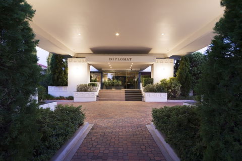 Ramada By Wyndham Diplomat Canberra - Accommodation Mermaid Beach 1
