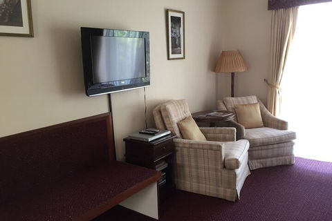 The Noble Grape Guesthouse - Accommodation Mermaid Beach 3