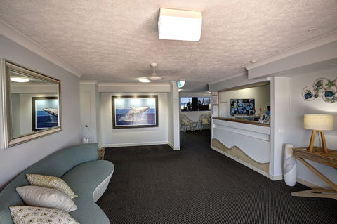 Pelican Sands Beach Resort - Accommodation Mermaid Beach 1