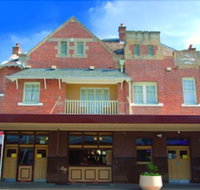 Captain Cook Hotel - Accommodation Mermaid Beach