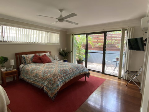 Anchors B&B - Accommodation Mermaid Beach 5