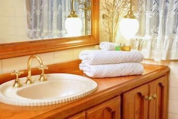 Gracehill - Accommodation Mermaid Beach 5