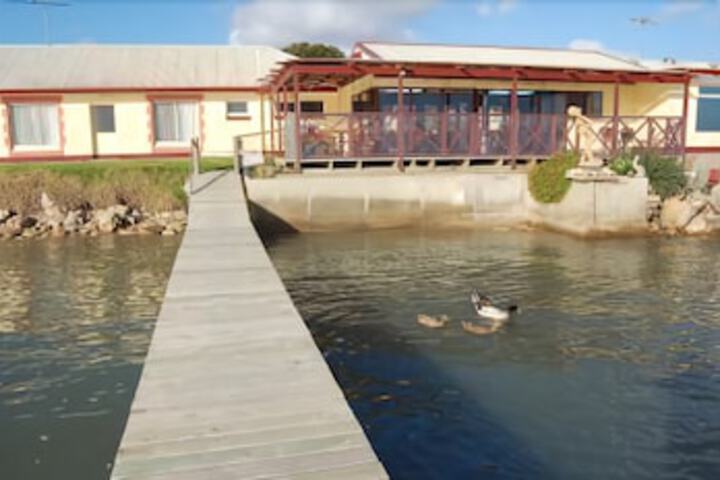 Policemans Point SA Accommodation Mermaid Beach