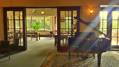 Caves House Hotel And Apartments - Accommodation Mermaid Beach 1