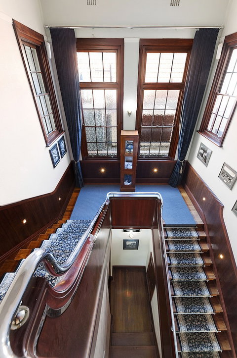 Caves House Hotel And Apartments - Accommodation Mermaid Beach 2