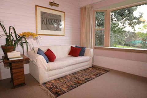 Hermitage Cottage - Accommodation Mermaid Beach 1