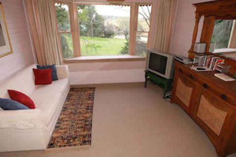 Hermitage Cottage - Accommodation Mermaid Beach 7