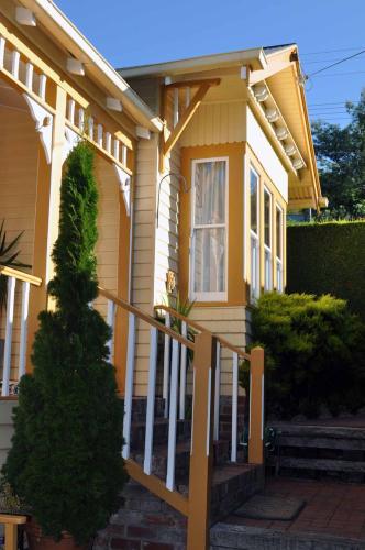 Belton Apartments - Accommodation Mermaid Beach 2