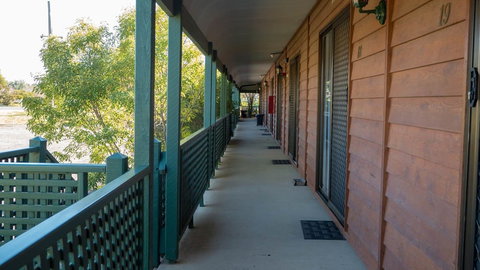 Deniliquin Country Club Motor Inn - Accommodation Mermaid Beach 0