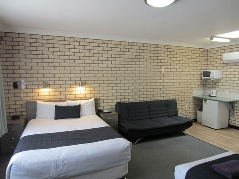 Cowra Crest Motel - Accommodation Mermaid Beach 3