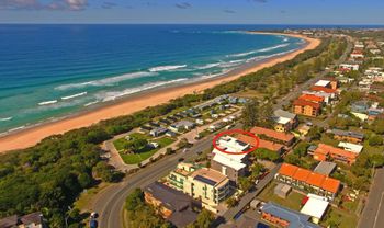 Pacific Royale Penthouse 311 - Accommodation Mermaid Beach 5