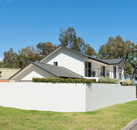 Waterfront Serenity - Accommodation Mermaid Beach