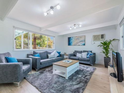 DRIFTAWAY ACROSS FROM SURF BEACH - Accommodation Mermaid Beach 6