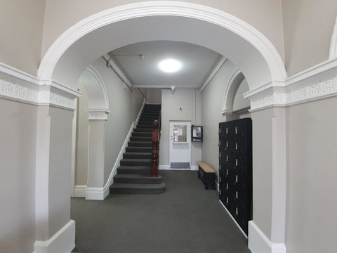 The Royal Hotel - Accommodation Mermaid Beach 1