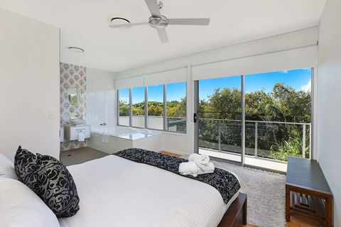 Northshor-Ultimate Beach House - Accommodation Mermaid Beach 6