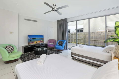 Northshor-Ultimate Beach House - Accommodation Mermaid Beach 5