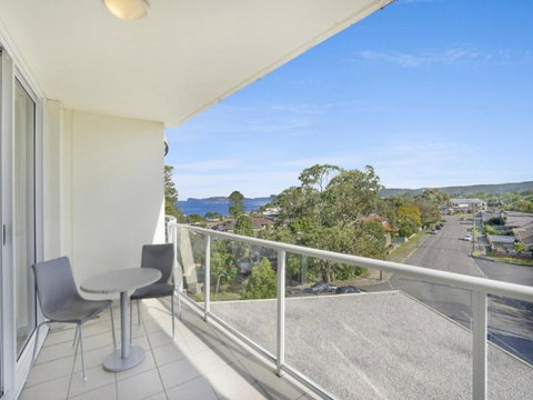 Hinterland Luxury 1 Bedroom Hinterland View Apt - Accommodation Mermaid Beach 5