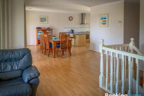 Endeavour 6 - Accommodation Mermaid Beach 6
