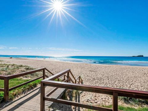 Breakers At Mudjimba Beach - Accommodation Mermaid Beach 2
